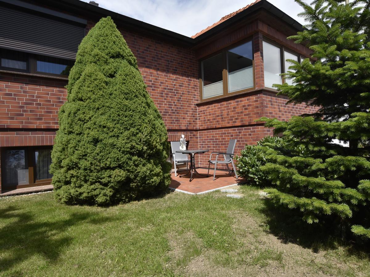 Modern Apartment In Kroepelin With Garden Exterior foto