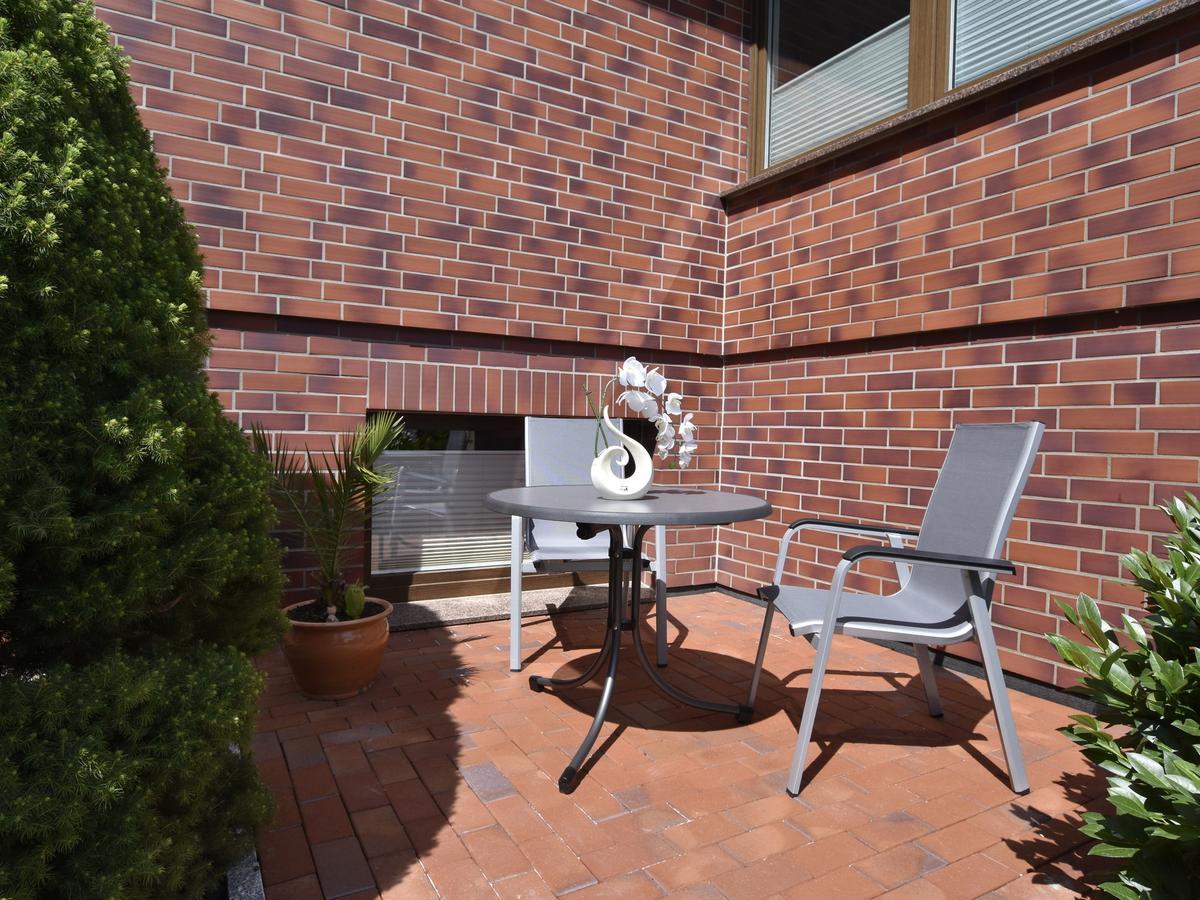 Modern Apartment In Kroepelin With Garden Exterior foto